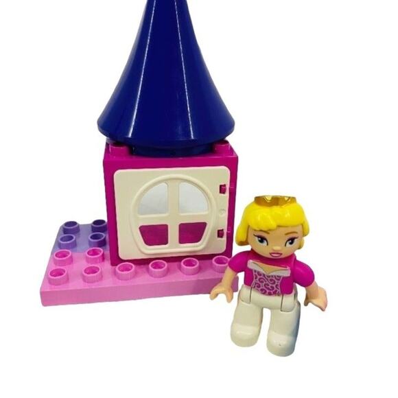 LEGO DUPLO Disney Princess Sleeping Beauty's Room - Picture 3 of 4